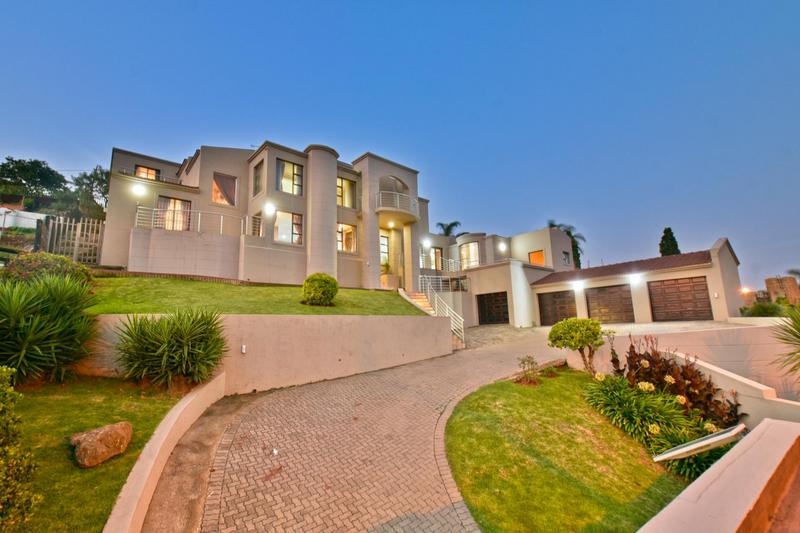 6 Bedroom Property for Sale in Glenvista Gauteng