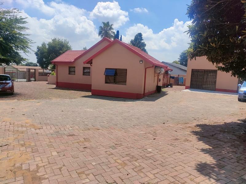 5 Bedroom Property for Sale in Evans Park Gauteng