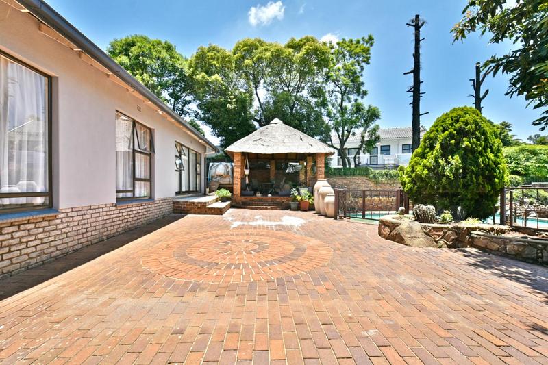 5 Bedroom Property for Sale in Glenvista Gauteng