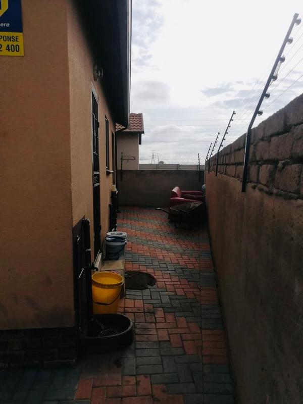 2 Bedroom Property for Sale in Soshanguve East Gauteng