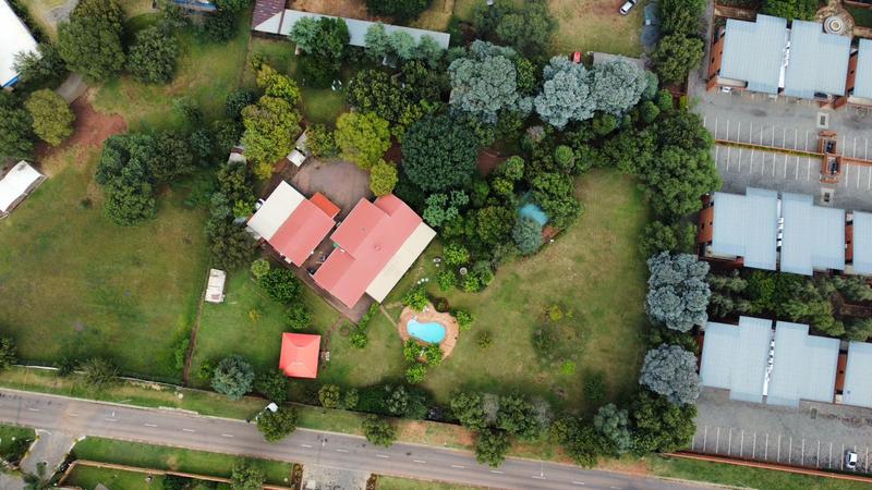 Commercial Property for Sale in Die Hoewes Gauteng