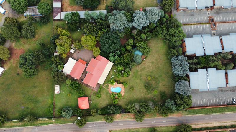 Commercial Property for Sale in Die Hoewes Gauteng