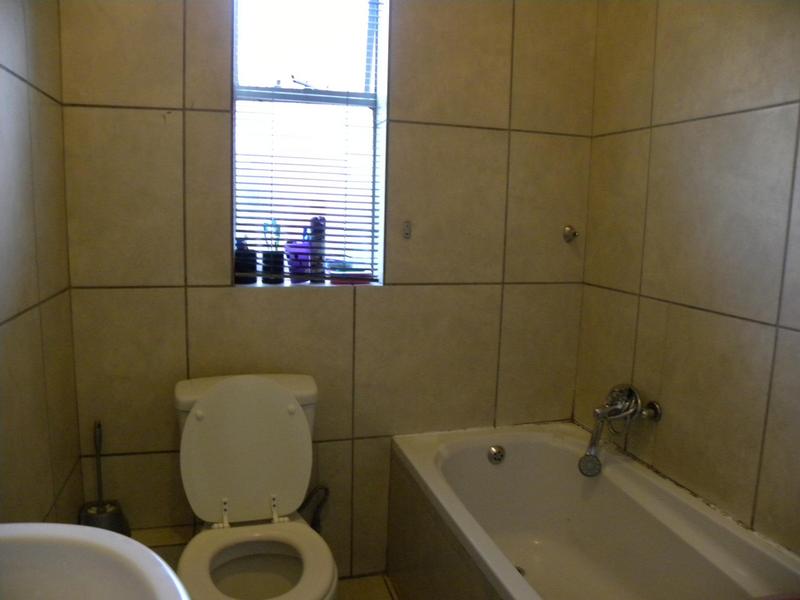 2 Bedroom Property for Sale in Buccleuch Gauteng