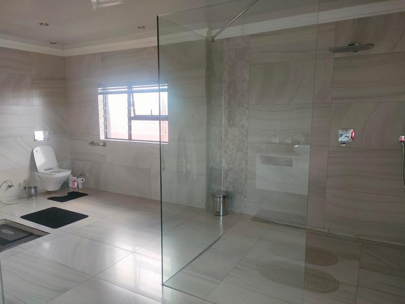 5 Bedroom Property for Sale in Lenasia Gauteng