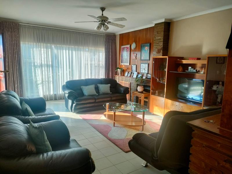 4 Bedroom Property for Sale in Lenasia Gauteng