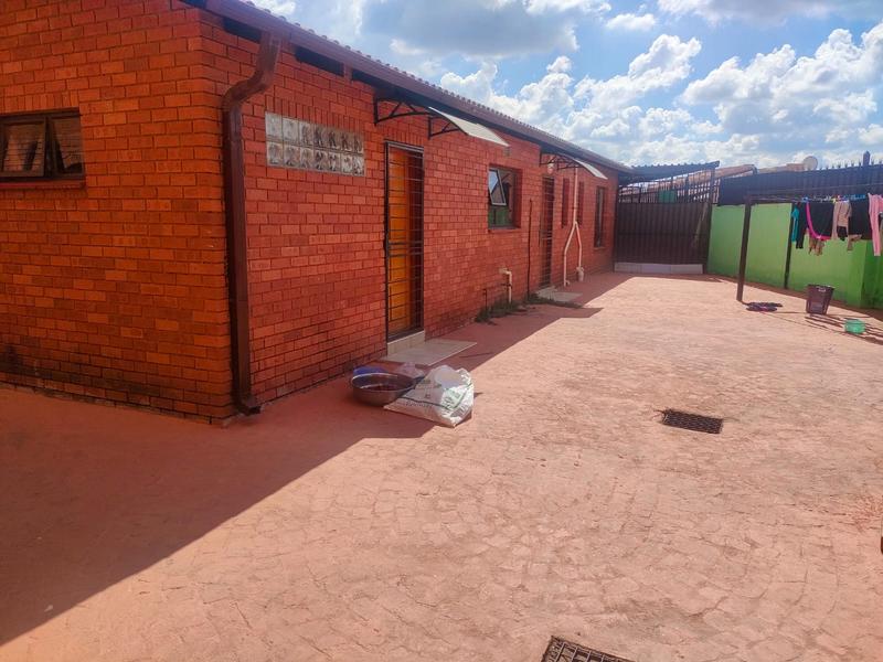 9 Bedroom Property for Sale in Lenasia Gauteng