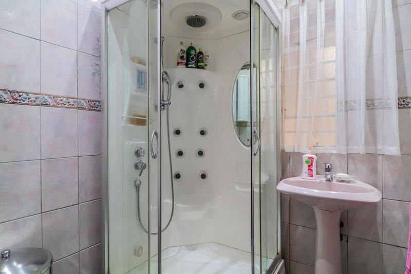 4 Bedroom Property for Sale in Lenasia Gauteng
