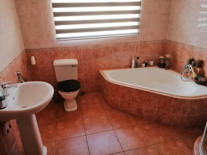 4 Bedroom Property for Sale in Lenasia Gauteng