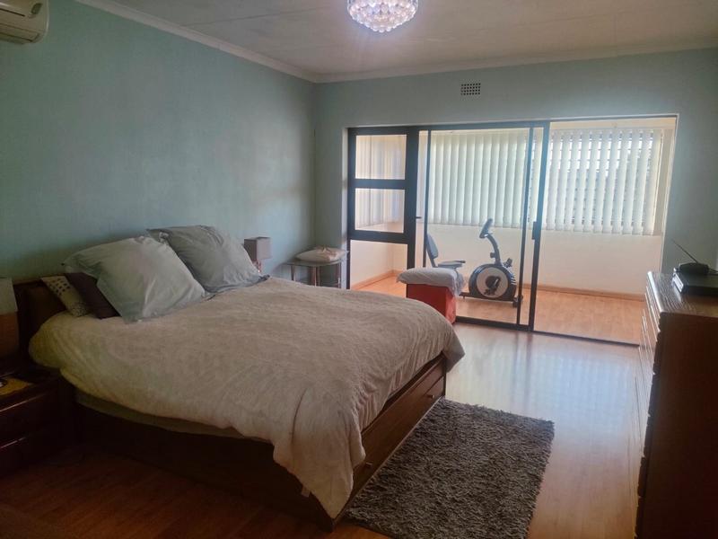 4 Bedroom Property for Sale in Lenasia Gauteng