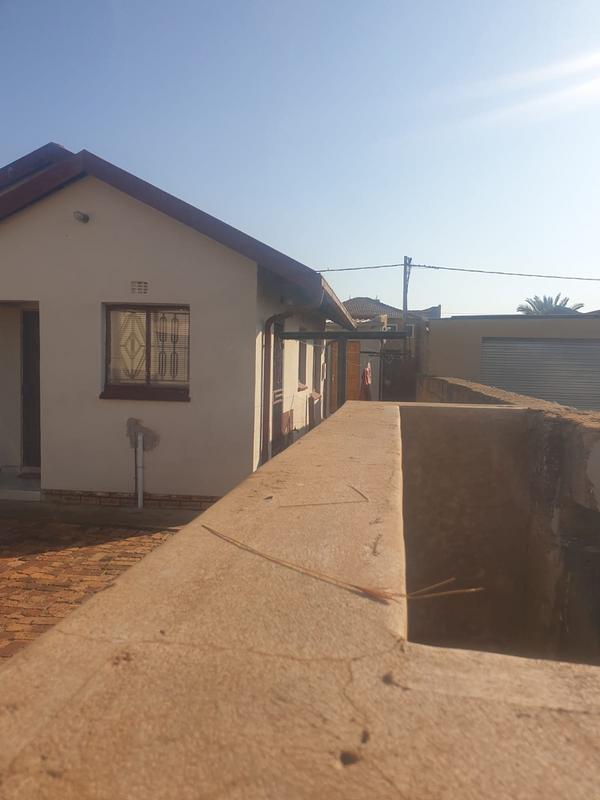 2 Bedroom Property for Sale in Mahube Valley Gauteng