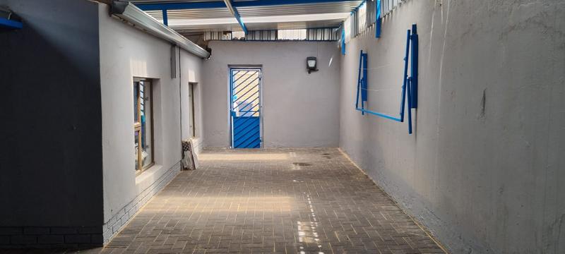 4 Bedroom Property for Sale in Lenasia Gauteng