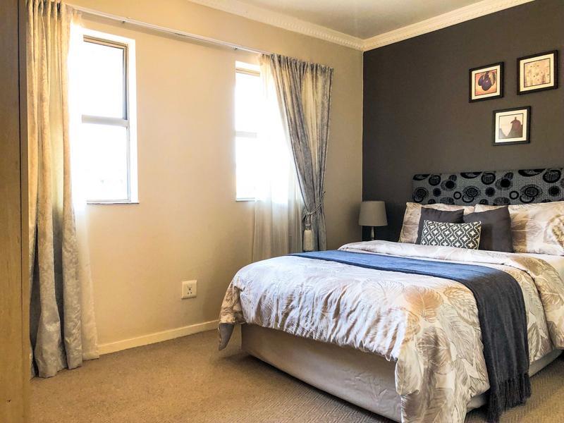 To Let 3 Bedroom Property for Rent in Sandton Central Gauteng