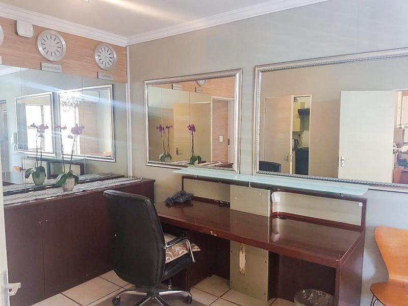 1 Bedroom Property for Sale in Sandton Central Gauteng