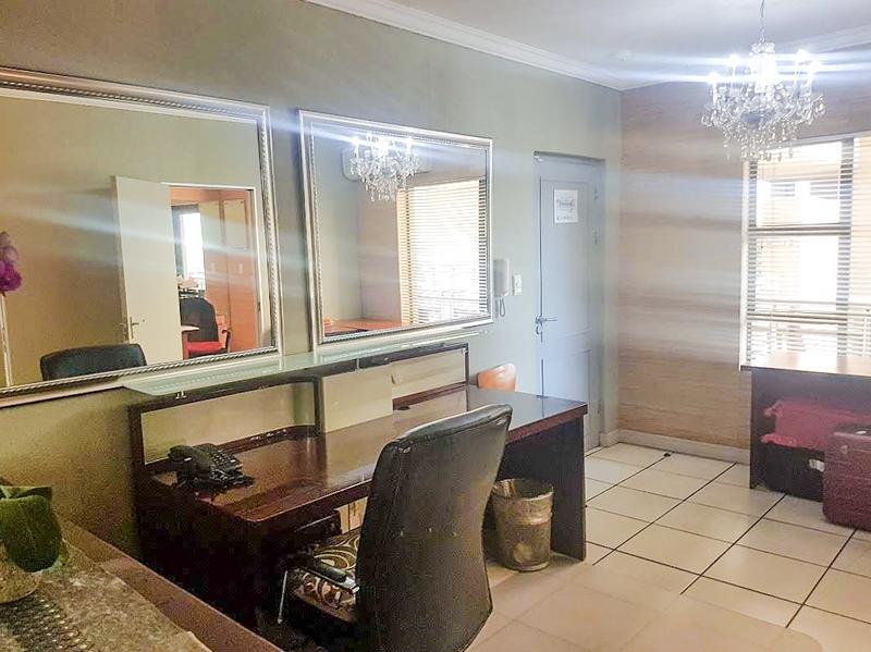 1 Bedroom Property for Sale in Sandton Central Gauteng