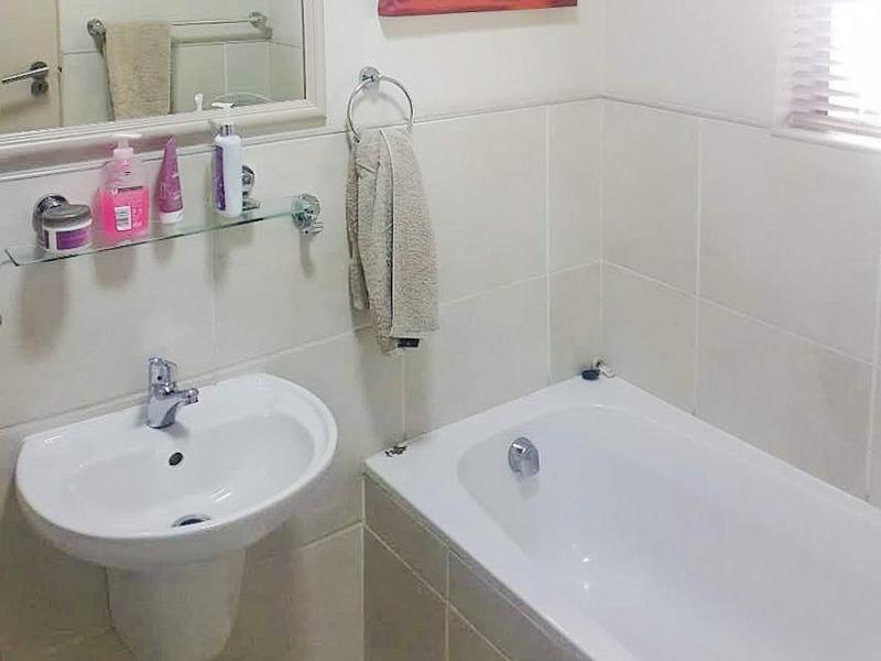 1 Bedroom Property for Sale in Sandton Central Gauteng