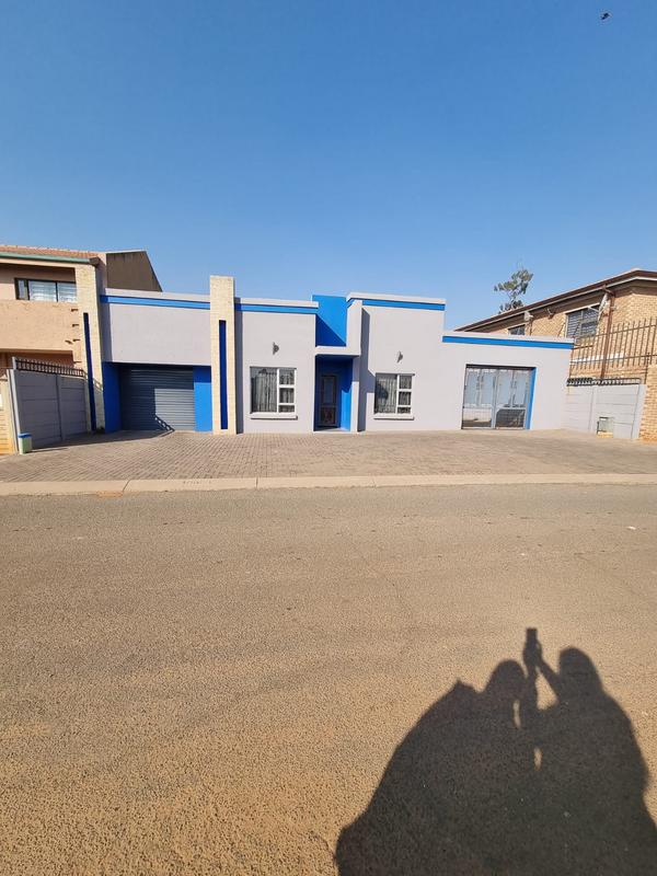 3 Bedroom Property for Sale in Lenasia Gauteng