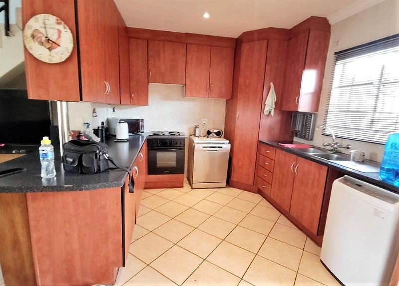 2 Bedroom Property for Sale in Annlin Gauteng