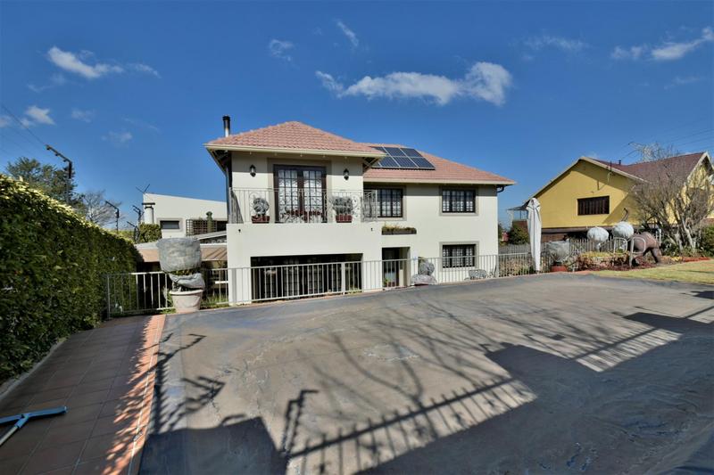 6 Bedroom Property for Sale in Linmeyer Gauteng