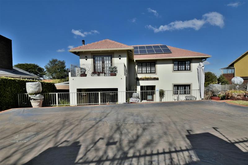 6 Bedroom Property for Sale in Linmeyer Gauteng