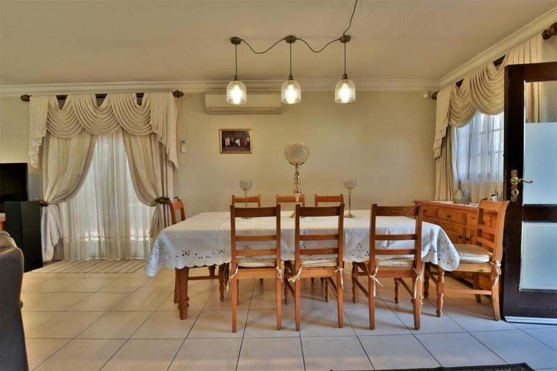 6 Bedroom Property for Sale in Linmeyer Gauteng