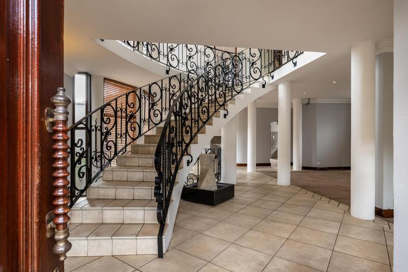 4 Bedroom Property for Sale in Faerie Glen Gauteng