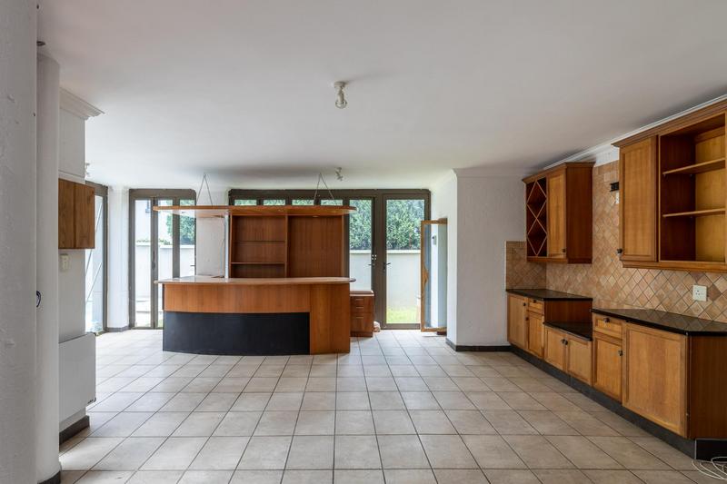 4 Bedroom Property for Sale in Faerie Glen Gauteng