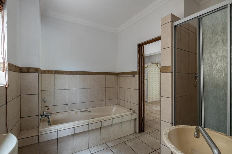 4 Bedroom Property for Sale in Faerie Glen Gauteng