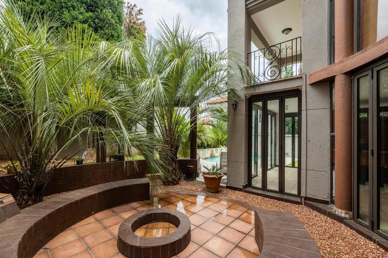 4 Bedroom Property for Sale in Faerie Glen Gauteng