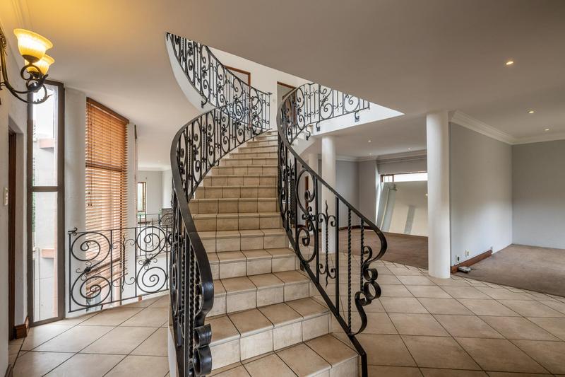 4 Bedroom Property for Sale in Faerie Glen Gauteng