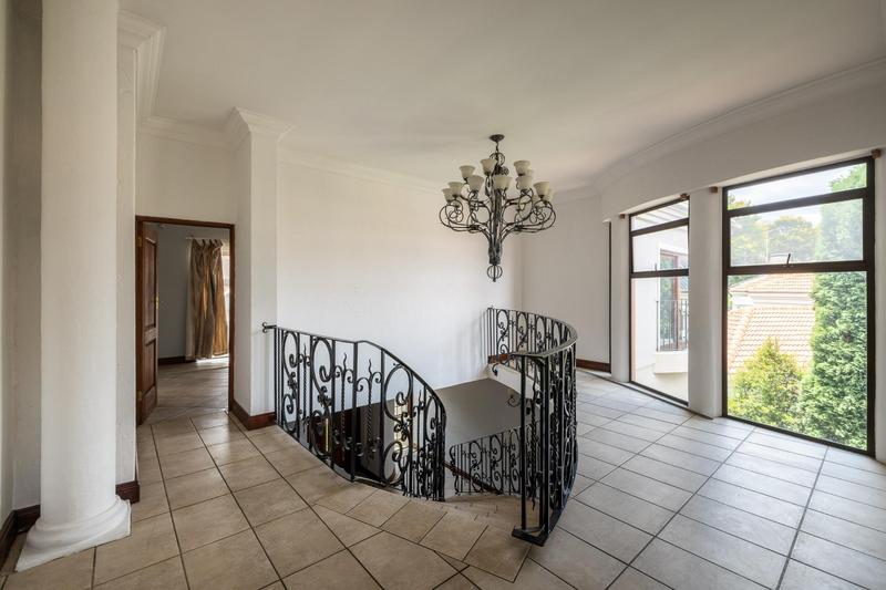 4 Bedroom Property for Sale in Faerie Glen Gauteng