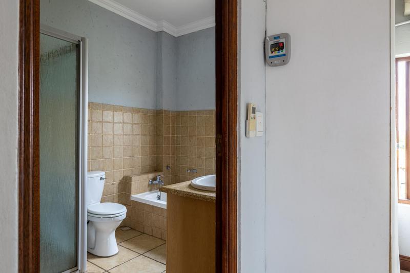4 Bedroom Property for Sale in Faerie Glen Gauteng