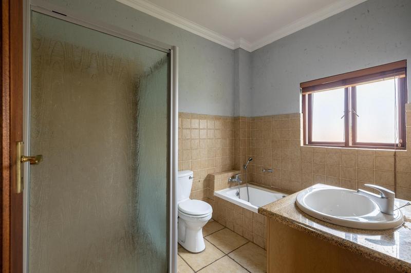 4 Bedroom Property for Sale in Faerie Glen Gauteng