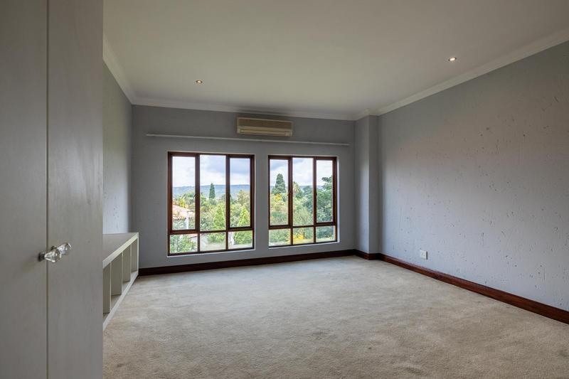 4 Bedroom Property for Sale in Faerie Glen Gauteng