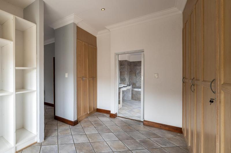 4 Bedroom Property for Sale in Faerie Glen Gauteng