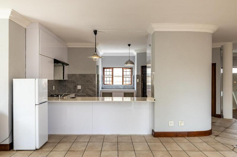 4 Bedroom Property for Sale in Faerie Glen Gauteng