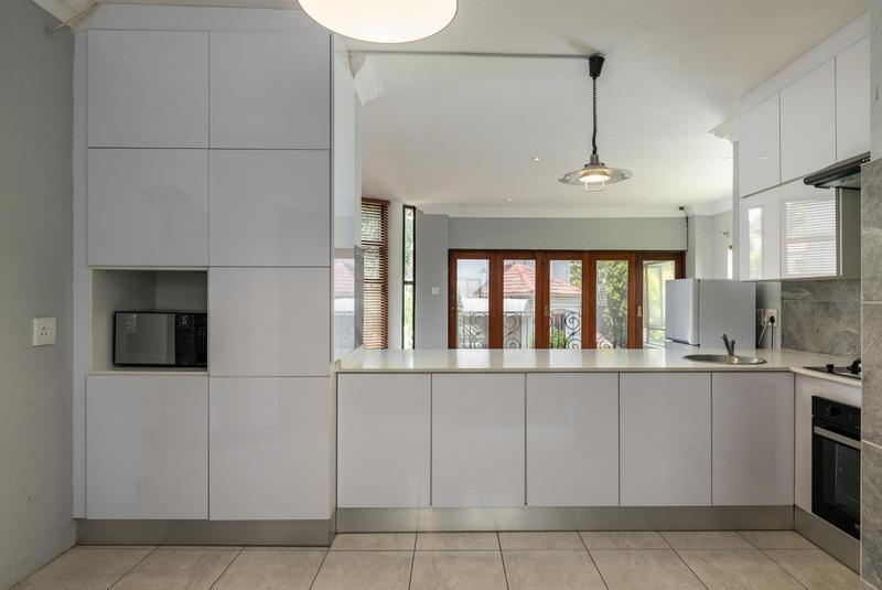 4 Bedroom Property for Sale in Faerie Glen Gauteng