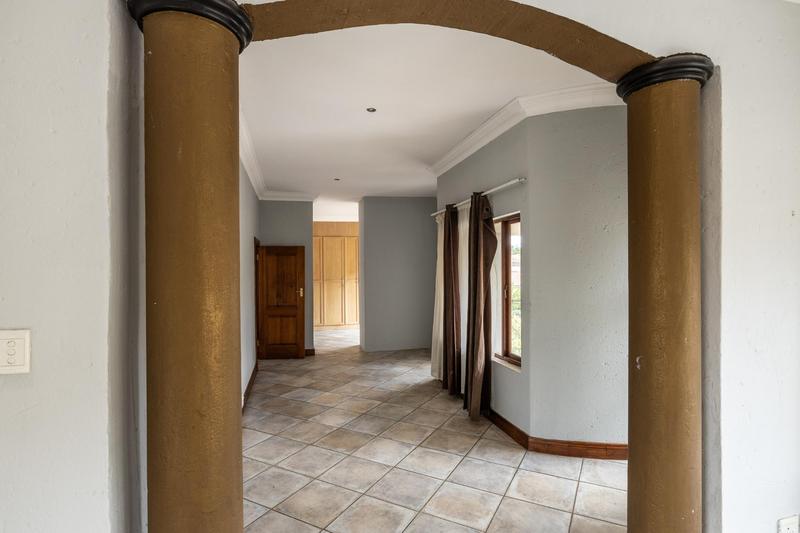 4 Bedroom Property for Sale in Faerie Glen Gauteng