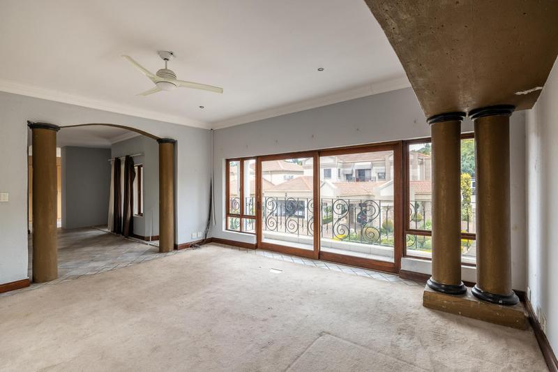 4 Bedroom Property for Sale in Faerie Glen Gauteng