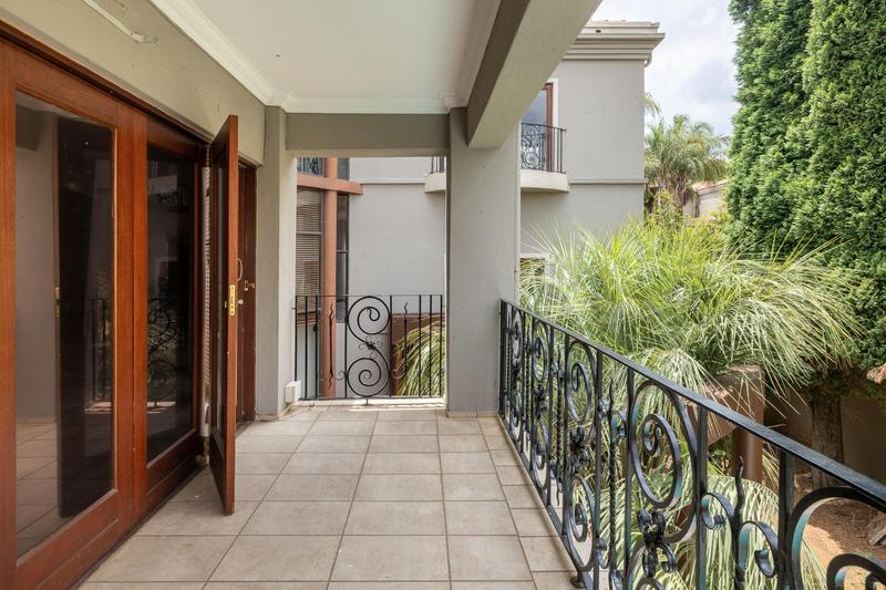 4 Bedroom Property for Sale in Faerie Glen Gauteng