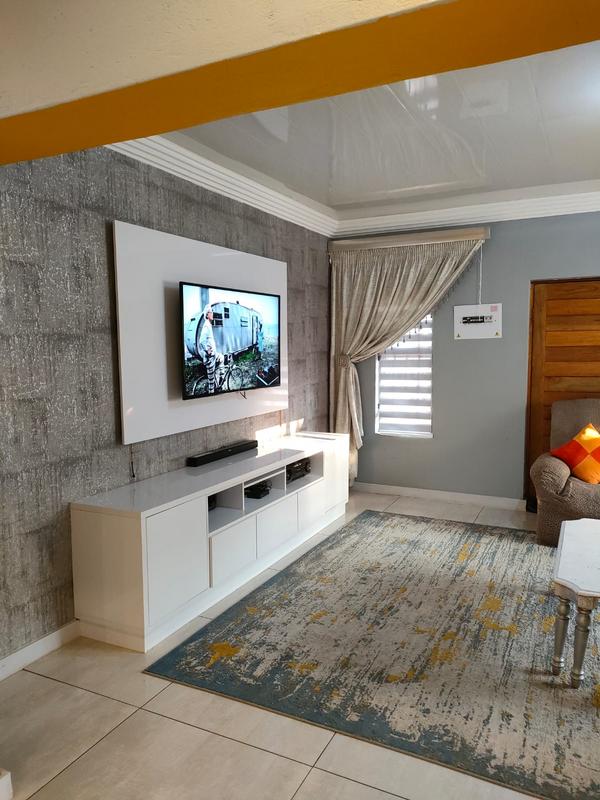 3 Bedroom Property for Sale in The Orchards Gauteng