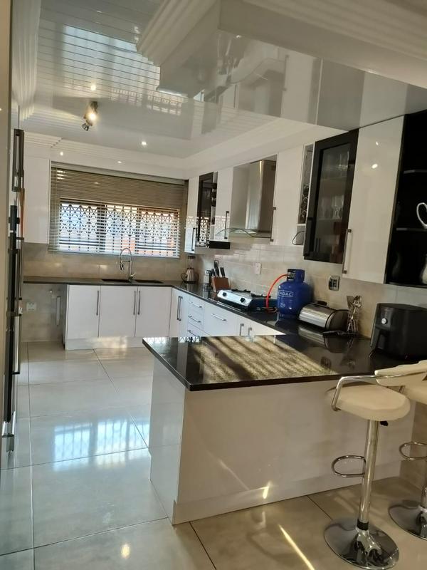 3 Bedroom Property for Sale in The Orchards Gauteng