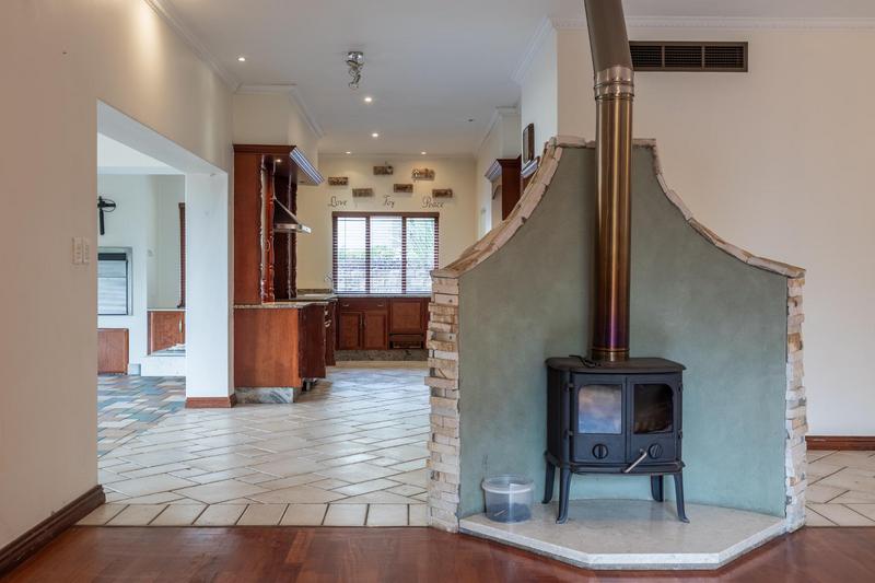 5 Bedroom Property for Sale in Rietvalleirand Gauteng