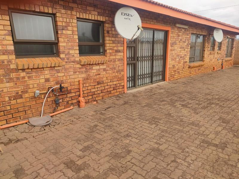 3 Bedroom Property for Sale in Lenasia Gauteng