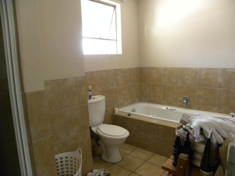 1 Bedroom Property for Sale in Buccleuch Gauteng