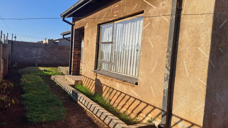 9 Bedroom Property for Sale in Tladi Gauteng