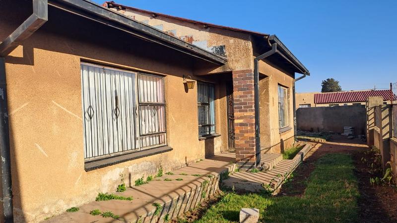 9 Bedroom Property for Sale in Tladi Gauteng