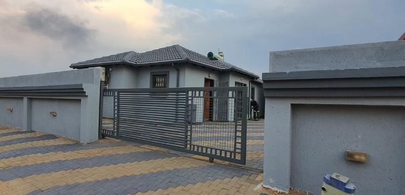 3 Bedroom Property for Sale in Soshanguve East Gauteng