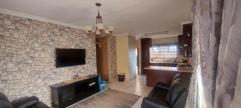 3 Bedroom Property for Sale in The Orchards Gauteng