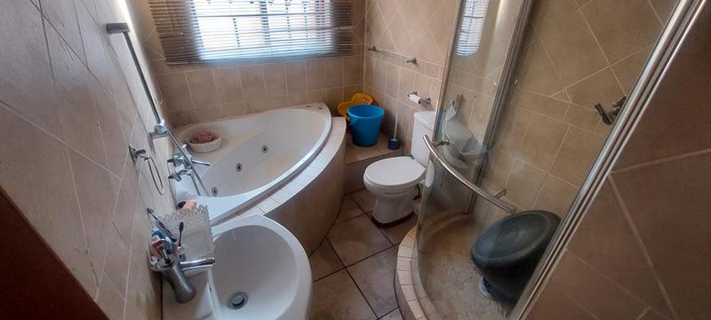 3 Bedroom Property for Sale in The Orchards Gauteng