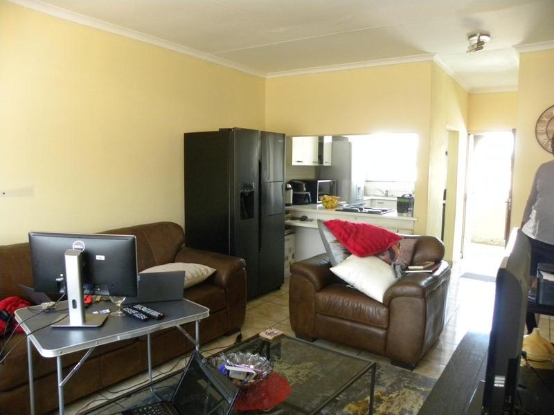 2 Bedroom Property for Sale in Buccleuch Gauteng